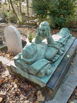 Cimetière du Père Lachaise    |   5  /  11    | 